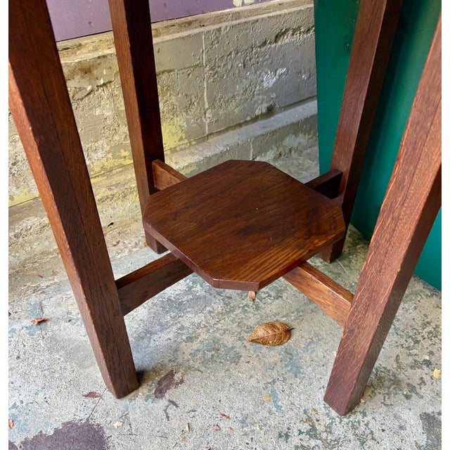 1910s 1910s L..& J. G. Stickley Clipped Corner Mission Oak Lamp Table - Attributed For Sale - Image 5 of 10