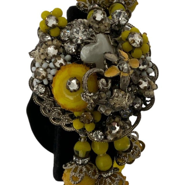 1940s Vintage Original by Robert Yellow Glass Bead Rhinestone 3 Pc. Parure Necklace Bracelet Earrings Usa C. 1940s–1955 For Sale - Image 5 of 7