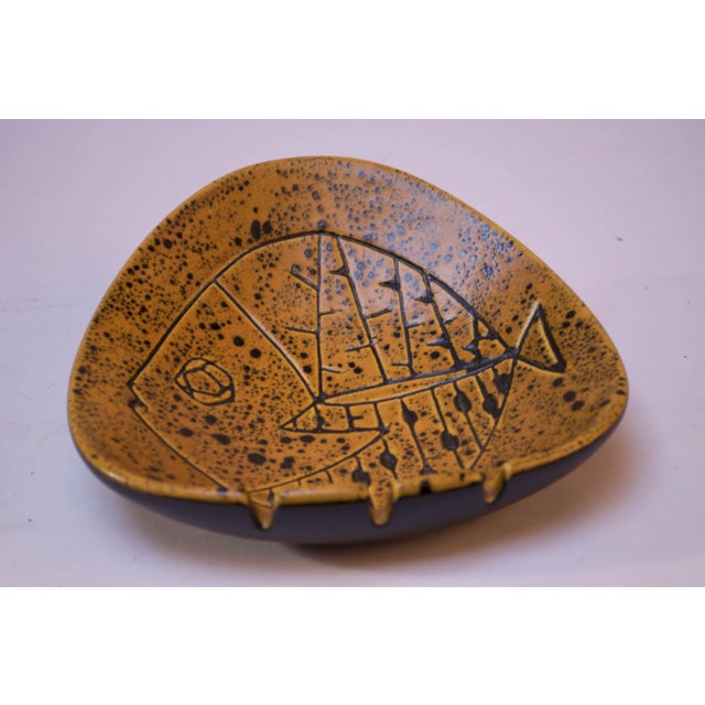Mid-Century Modern Vintage Ceramic Fish Ashtray / Decorative Dish by Marc Bellaire For Sale - Image 3 of 13