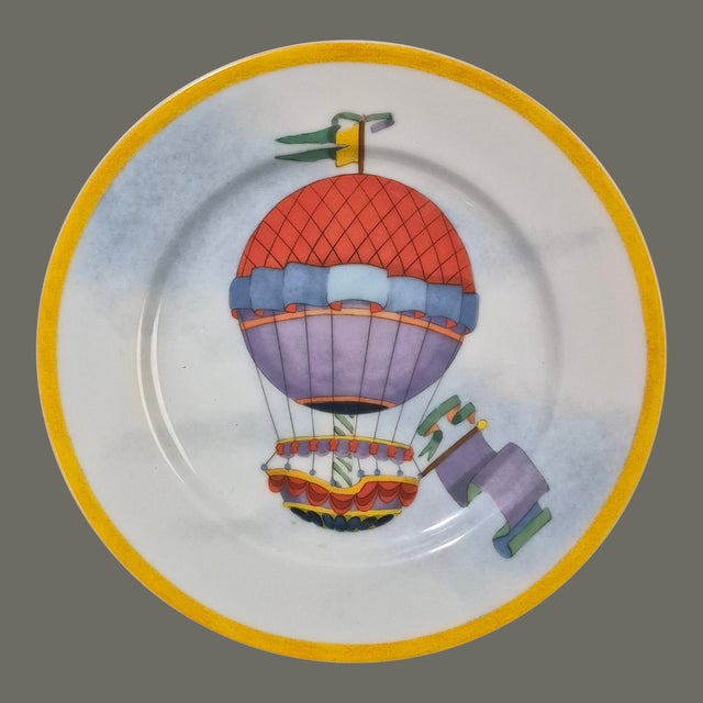 Williams-Sonoma Late 20th Century Three Williams Sonoma Hot Air Balloon Montgolfiere Salad Dessert Luncheon Plates - Set of 3 For Sale - Image 4 of 7