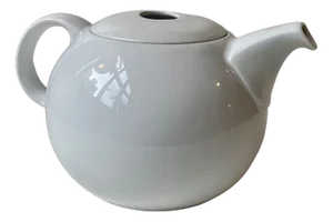 Mid-Century White Porcelain Corinth Tea Pot by Martin Hunt Corinth for Bing & Grondahl, 1970s