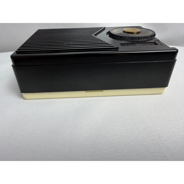 1950s Vintage Rare Mantone Marvel Shiriro Model T-21 2tr Transistor Radio 2 Transistor Black For Sale - Image 5 of 12