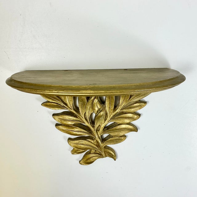1970s Vintage Hollywood Regency Boho Chic Americana Syroco Wood Gilded Wall Bracket Shelf For Sale - Image 15 of 18
