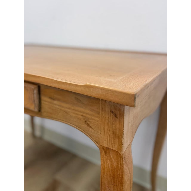 Wood Vintage Desk Henredon Louis XV Style French Provincial Cabriole Leg Writing Wooden For Sale - Image 7 of 15
