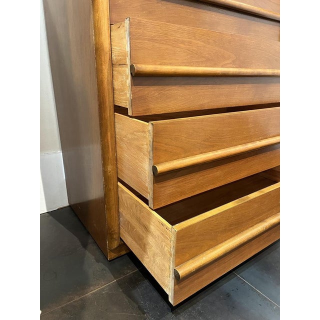 4-drawer wooden chest by T.H. Robsjohn-Gibbings for Widdicomb, USA circa 1950 This piece has an attribution mark, I am...