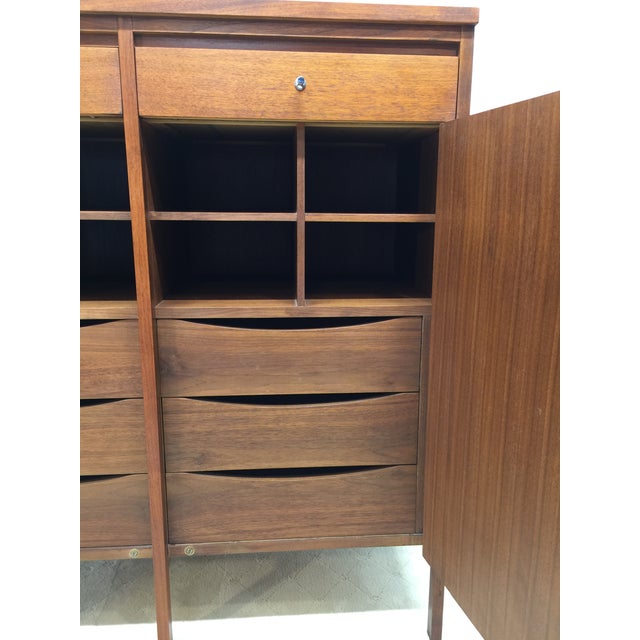 Mid 20th Century Lane Delineator Fitted Interior High Chest Designed by Paul McCobb in Walnut With Chrome Hardware For Sale - Image 16 of 18