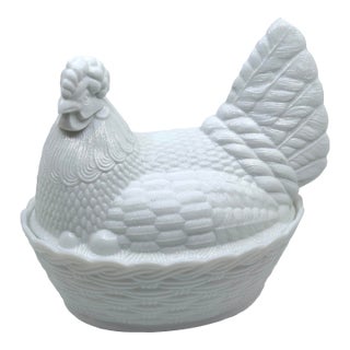 Vintage Milk Glass Hen on Nest Decorative Bowl For Sale