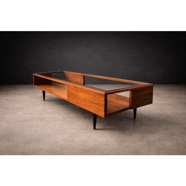 1950s Carlo Hauner Caviuna Wood & Glass Display Coffee Table, Brazil, 1950s For Sale - Image 5 of 15