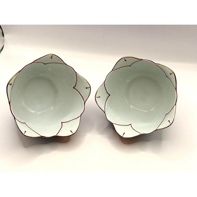 Blue Pair of Early 20th Century Japanese Petal Shaped Bowls, Signed For Sale - Image 8 of 12