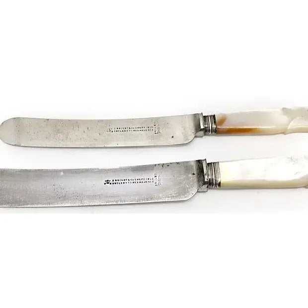Victorian Victorian English Mother-of-Pearl Coat of Arms Knives, Set of 12 For Sale - Image 3 of 6