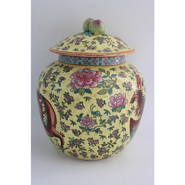 Yellow Lge Famille Juane Chinese Porcelain Ginger Jar W/ Dragon & Phoenix, Qing MCM For Sale - Image 8 of 10