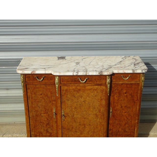 Brown Louis XVI Style Buffet in Burr Walnut with Gilt Bronze Mounts, 1800s For Sale - Image 8 of 18