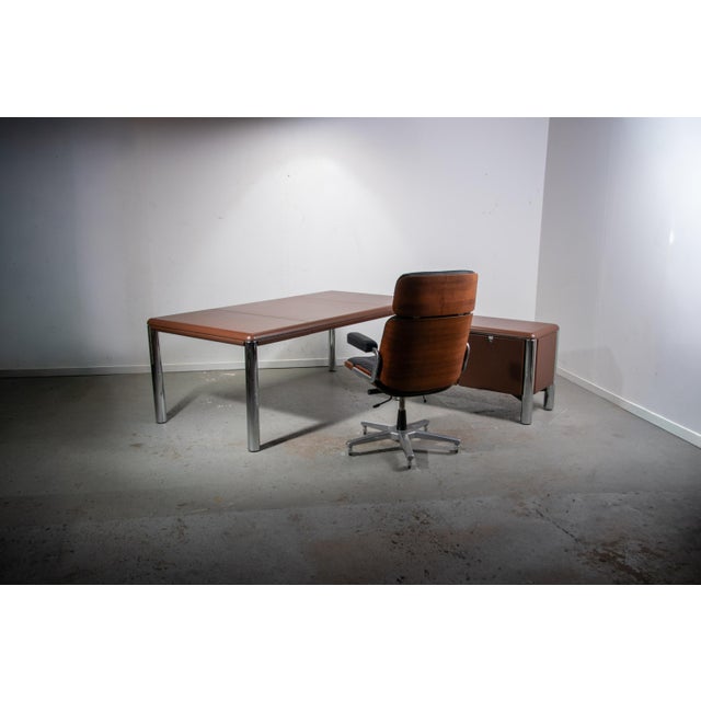 Executive desk designed by American designer Charles Pfister in 1988 and produced by KnollStudio for many years after\....