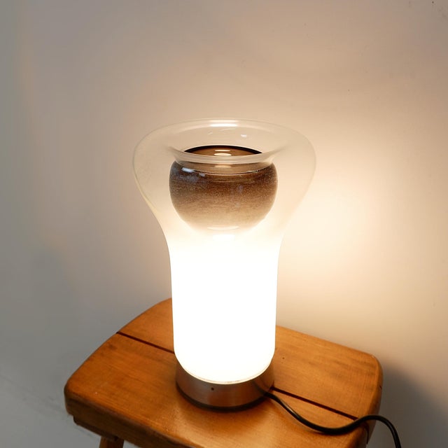 Italian design - decoration - Vintage Measures : Ø 21cm - 33cm The Saffo table lamp was designed by Angelo Mangiarotti for...
