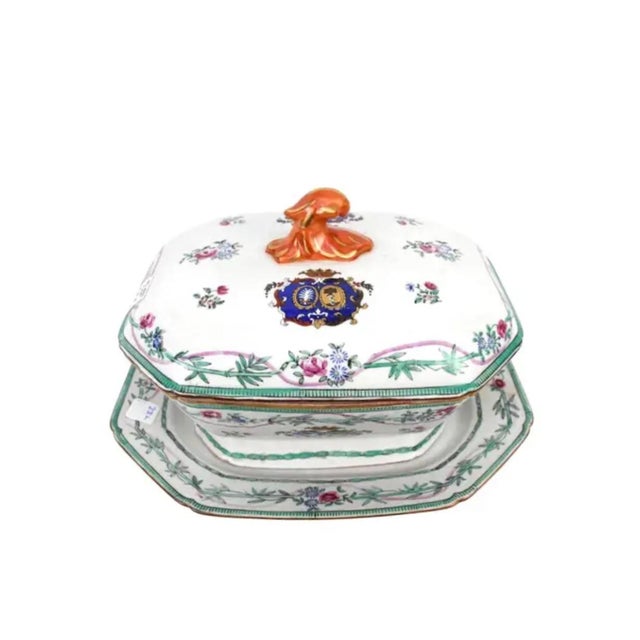Chinese export Armorial-style Porcelain Soup Tureen. Tureen features rare matching cover and underplate. This elegant...