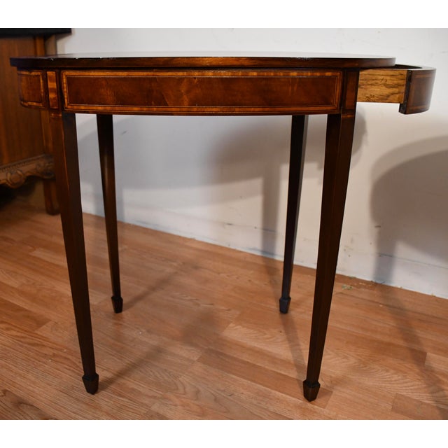 1910s Pair Antique English Hepplewhite Mahogany Side Tables / End Tables For Sale - Image 12 of 18