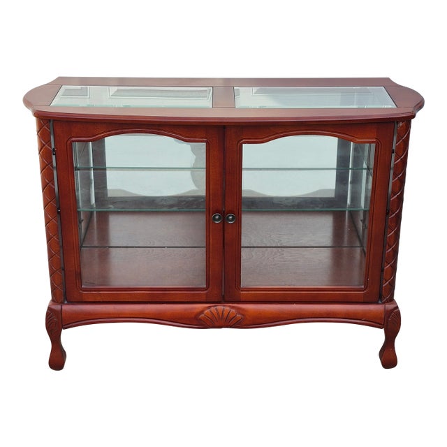 Late 20th Century Vintage Queen Anne Style Wood & Glass Curio Display Cabinet For Sale