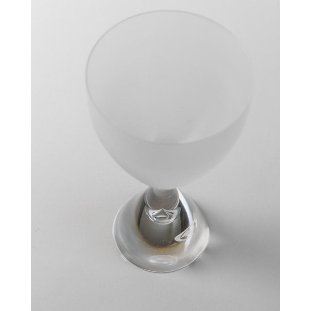 Vintage Hourglass Drinking Glasses in Frosted and Clear Murano Glass with Bubble Feet, Italy, 1980s, Set of 4 For Sale - Image 10 of 11