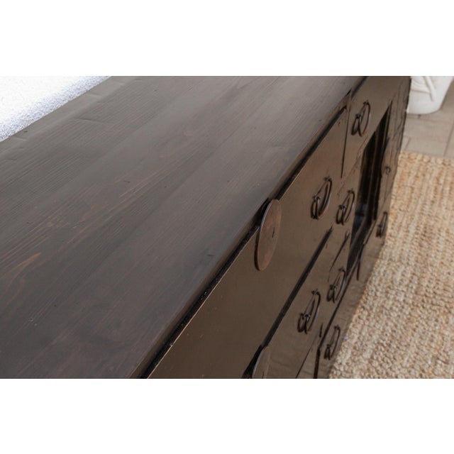 Grand Japanese Meiji Era Lacquered Tansu Sideboard For Sale In Los Angeles - Image 6 of 13