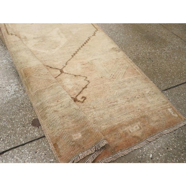 Galerie Shabab Collection Mid-20th Century Turkish Anatolian Runner For Sale - Image 9 of 10