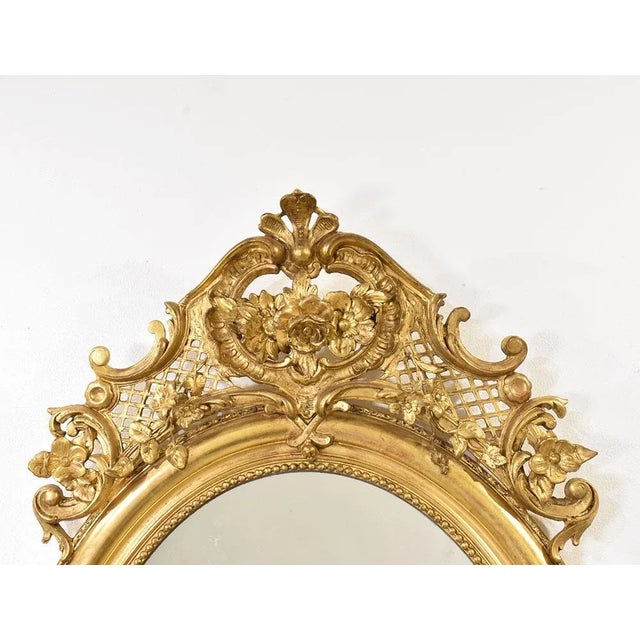 19th Century Round Gold Mirror with Flowers and Scrolls & Gold Leaf Frame For Sale - Image 4 of 10