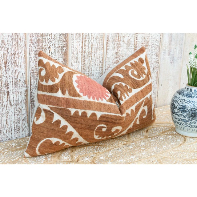 Aisara Thuja Suzani Lumbar Pillow For Sale In Los Angeles - Image 6 of 9