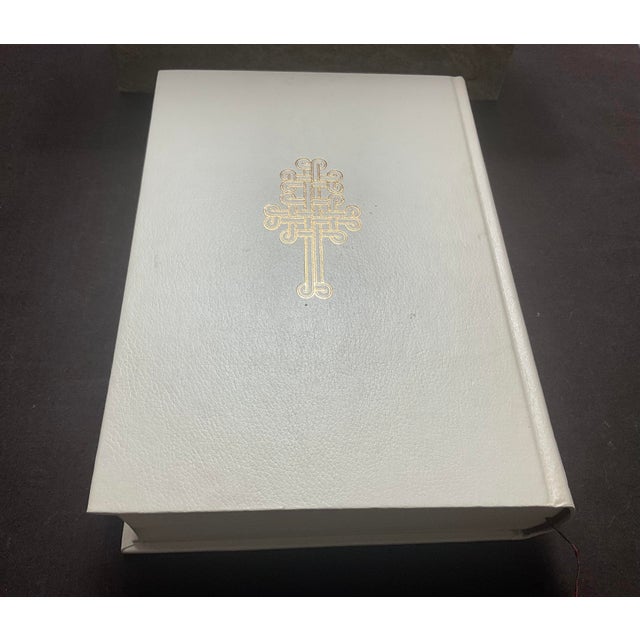 A Passage a Day From the Old Testament by Yasuro Enomoto Published in Japanese For Sale - Image 4 of 8