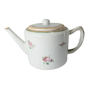 18th Century Chinese Export Chinoiserie Teapot With Floral Decoration