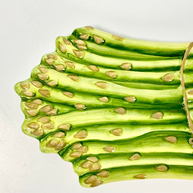 1990s Vintage Hollywood Regency Boho Chic Trompe L’Oeil Asparagus Plate. For Sale - Image 6 of 14