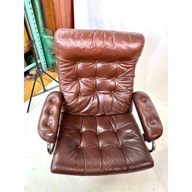 Animal Skin Ekornes Stressless Mid Century Chrome and Leather Lounge Chair and Ottoman For Sale - Image 7 of 10