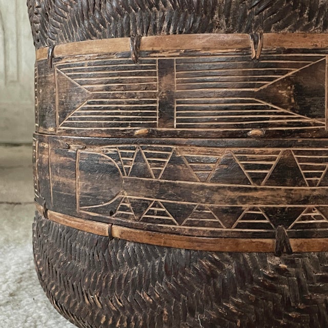 Wood Rare Antique Makhuwa Folk Art Handwoven Mavuku Container, Mozambique For Sale - Image 7 of 8