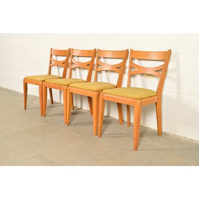 Heywood-Wakefield Heywood Wakefield Mid-Century Modern Solid Maple Dining Chairs, Set of Four For Sale - Image 4 of 13