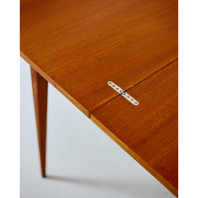 1970s Extendable Walnut Dining Table, 1970s For Sale - Image 5 of 6