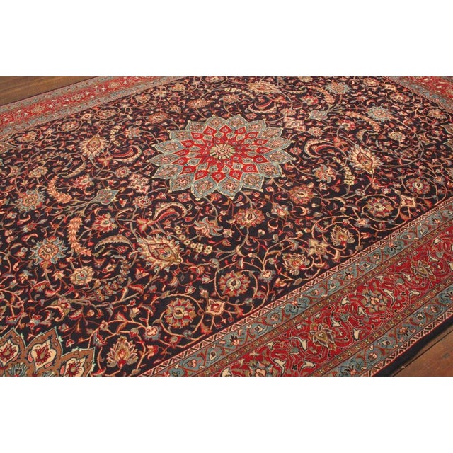 Middle Eastern Rug in Wool For Sale - Image 9 of 11