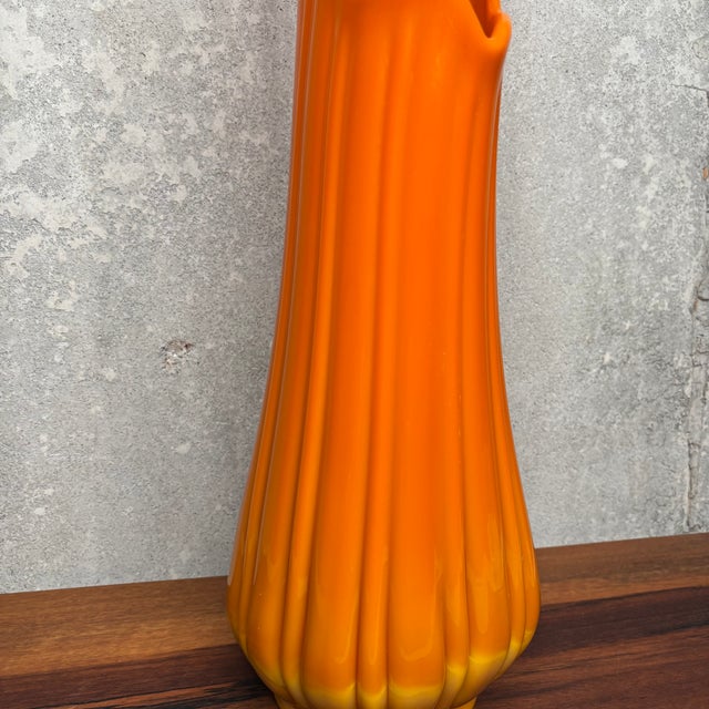 Glass Vintage Dark Orange Le Smith Ribbed Bittersweet Mid Century Modern Swung Vase For Sale - Image 7 of 8