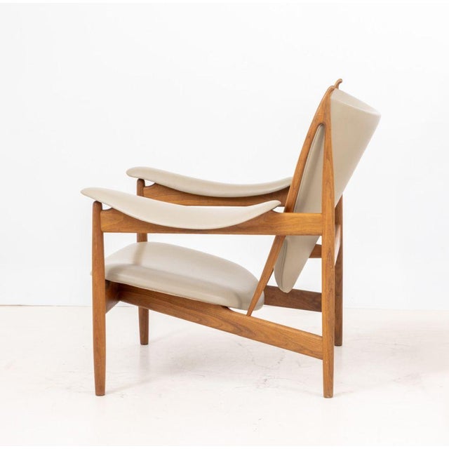 Finn Juhl "Chieftain" Lounge Chair For Sale In New York - Image 6 of 8