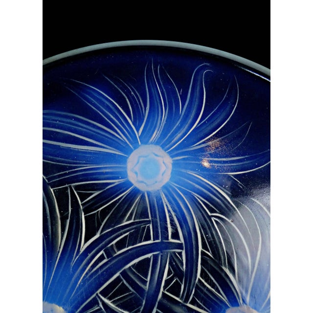 Large Art Deco Bowl in Opalescent Glass with Anemone Decoration, 1920s For Sale - Image 3 of 14