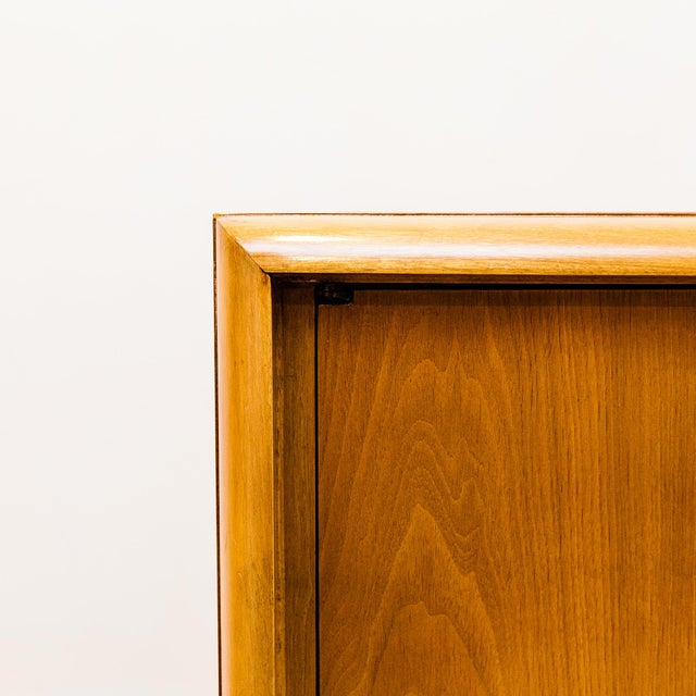 1950s Vintage Mid Century Modern Walnut Credenza by Robsjohn-Gibbings for Widdicomb For Sale - Image 5 of 18