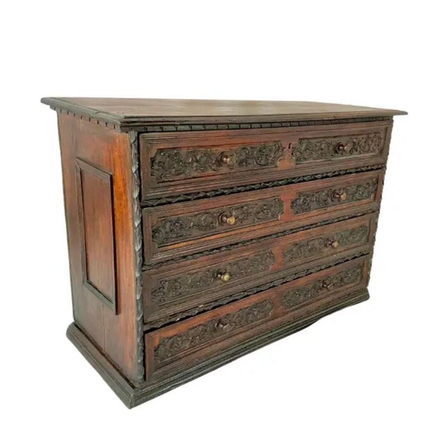 Italian Walnut Four Drawer Walnut Commode Early 18th Century For Sale - Image 4 of 11