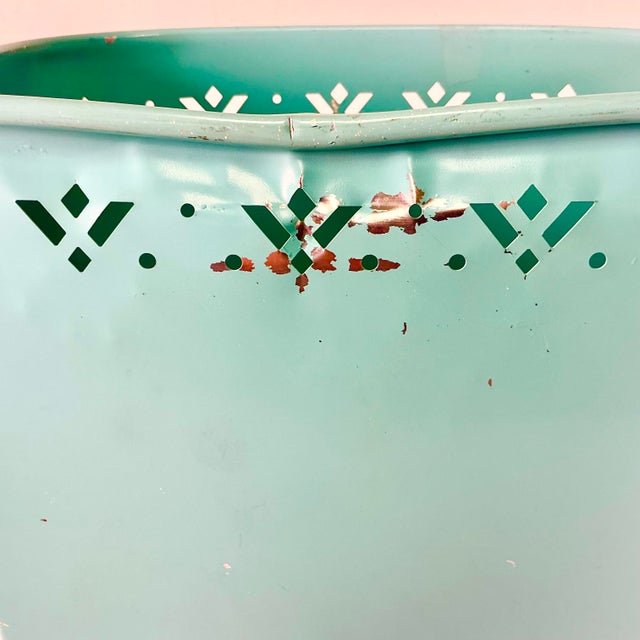 1950s Vintage Hollywood Regency Boho Chic Turquoise Handpainted Flora Metal Wastebasket For Sale - Image 12 of 18