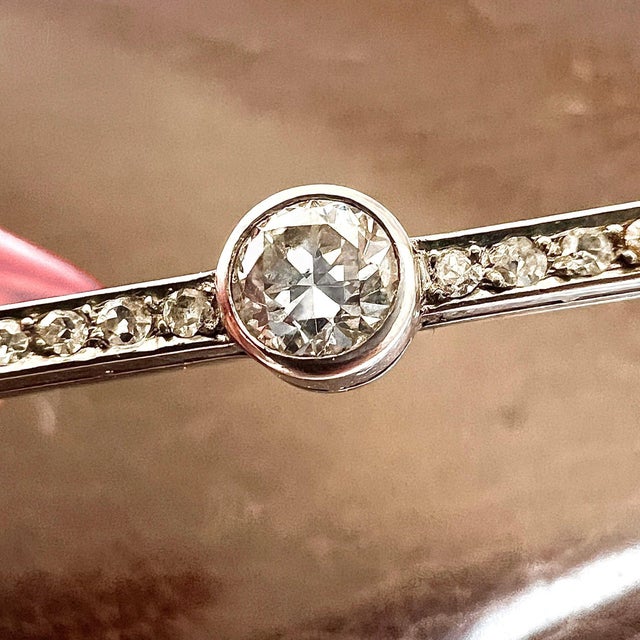 Early 20th Century Early 20th Century Art Deco Diamond Bar Brooch - 1ct Old European Cut Diamonds - Platinum & 18k For Sale - Image 5 of 6