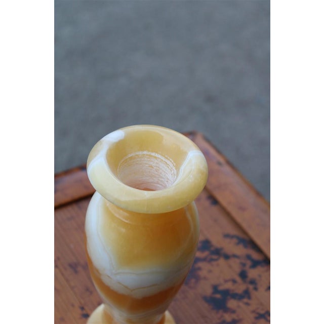 Circular Vase in Yellow Onyx, Italy, 1960, 1950, in Very Good conditions. Designed 1950 to 1959