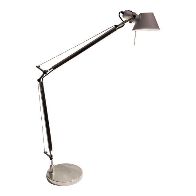 Classic Modern Vintage Artemide Toloemo Table Lamp in Silver Gray Designed by Michelle De Lucchi For Sale