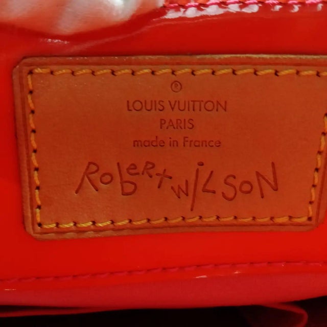 Contemporary 2002 Louis Vuitton Red Vernis Patent Leather Reade Tote Bag by Robert Wilson For Sale - Image 3 of 17