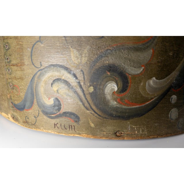 19th Century Large Norwegian Pine Tine Box With Rosemaling, Signed For Sale - Image 9 of 13
