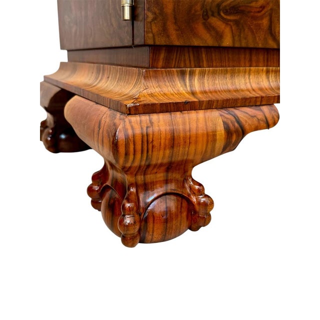 Art Deco Cabinet in Walnut and Walnut Root Veneer, Central Europe, 1930s For Sale - Image 9 of 12