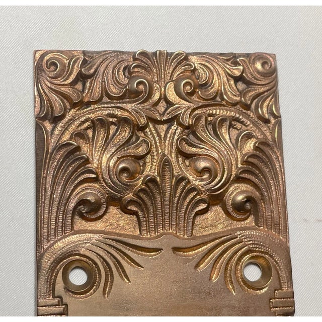 Metal Share Pair Antique Ornate 1800's Bronze Escutcheon Door Knob Hardware Backplate Mount For Sale - Image 7 of 10