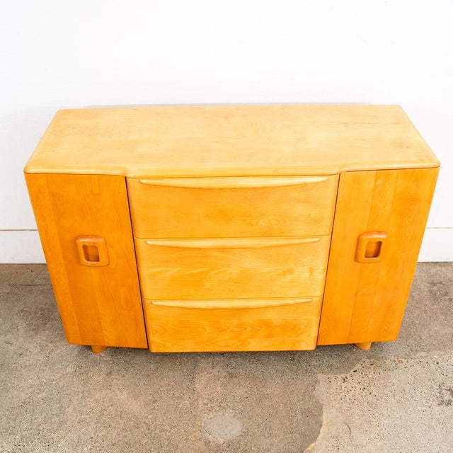 Heywood Wakefield 3 drawer buffet M192, 1948-50. Very sturdy and functional. Classic mid century design. Looks wonderful...