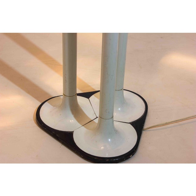 French Tripod Floor Lamp with Trumpet Shades in Chrome and Enamel, 1960s For Sale - Image 9 of 12