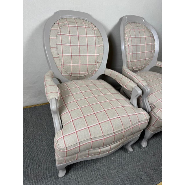 Pair of very comfortable armchairs given by the polyurethane cushion and the inclination of the enveloping backrest. We...